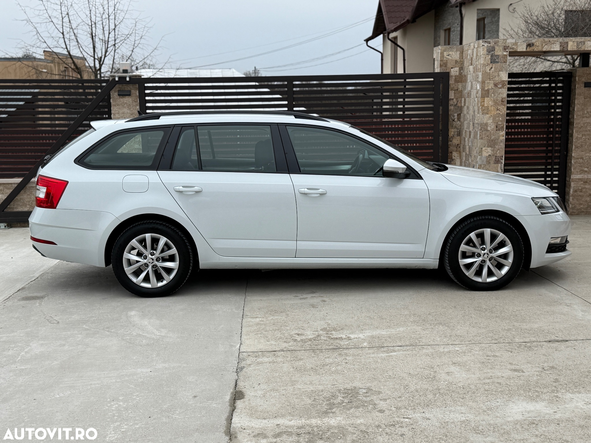 Skoda Octavia Combi Diesel 1.6 TDI DSG Style - 14