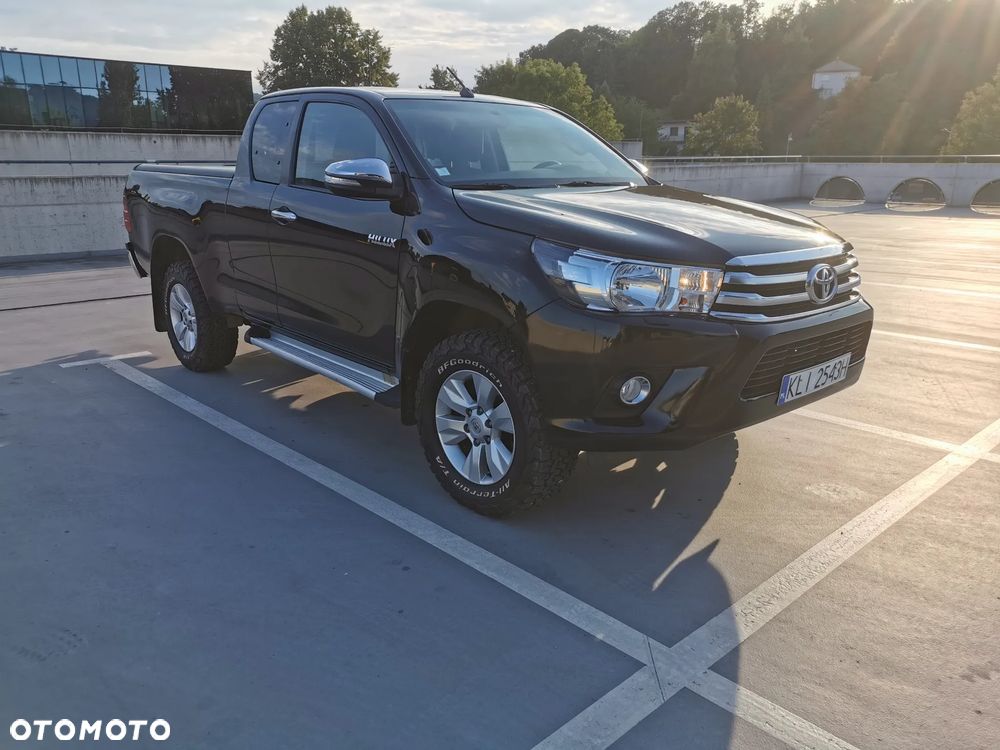 Toyota Hilux 2.4 D-4D Extra Cab DLX 4x4 - 4