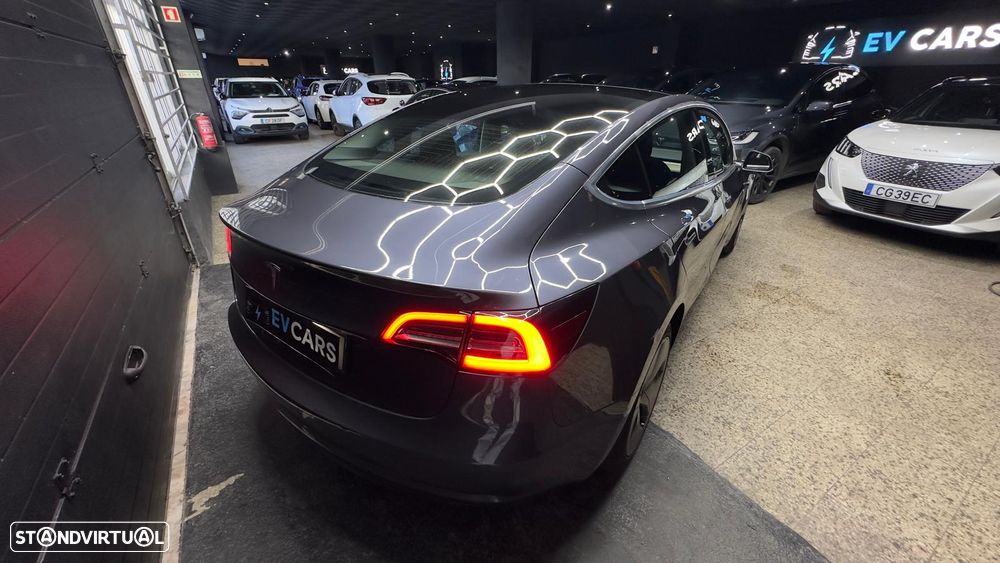 Tesla Model 3 Standard Range Plus RWD - 3