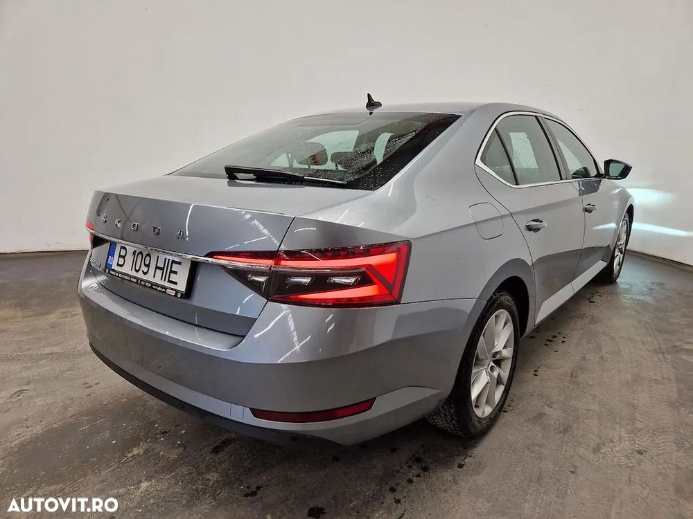 Skoda Superb 2.0 TDI DSG Active - 5