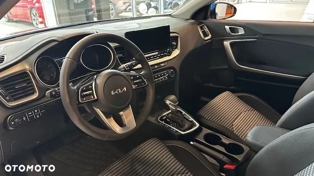 Kia Ceed 1.5 T-GDI M DCT - 11