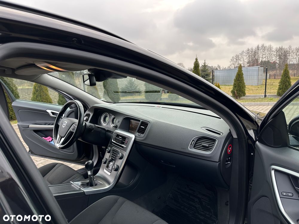 Volvo V60 D3 Momentum - 6