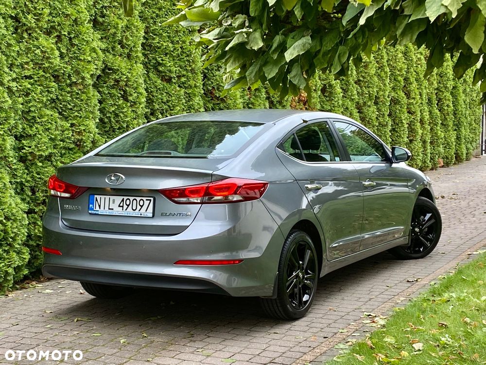 Hyundai Elantra 1.6 Style - 3