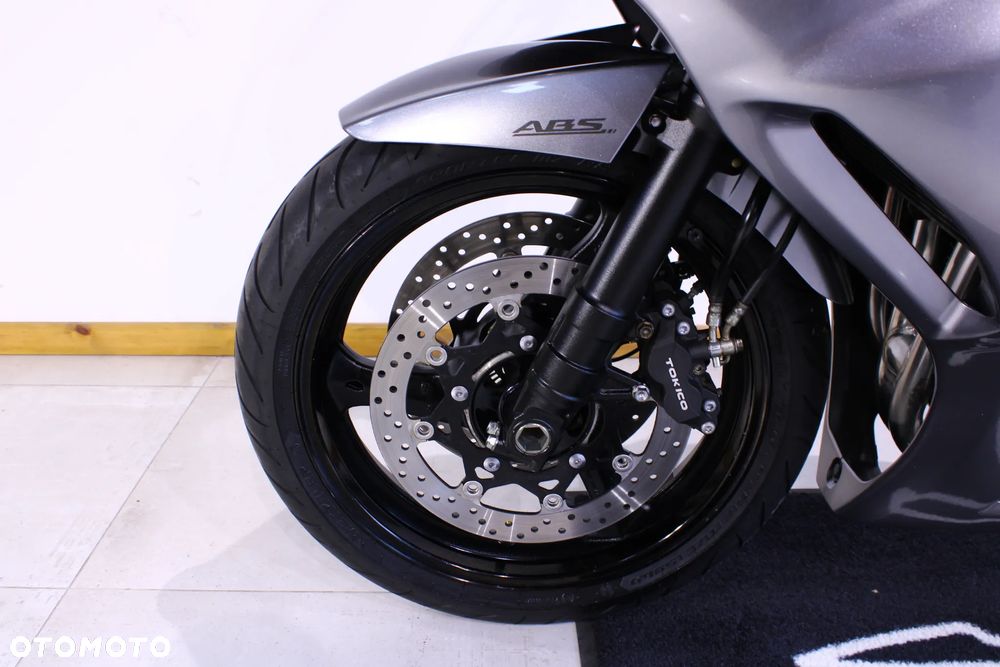 Suzuki GSX - 29
