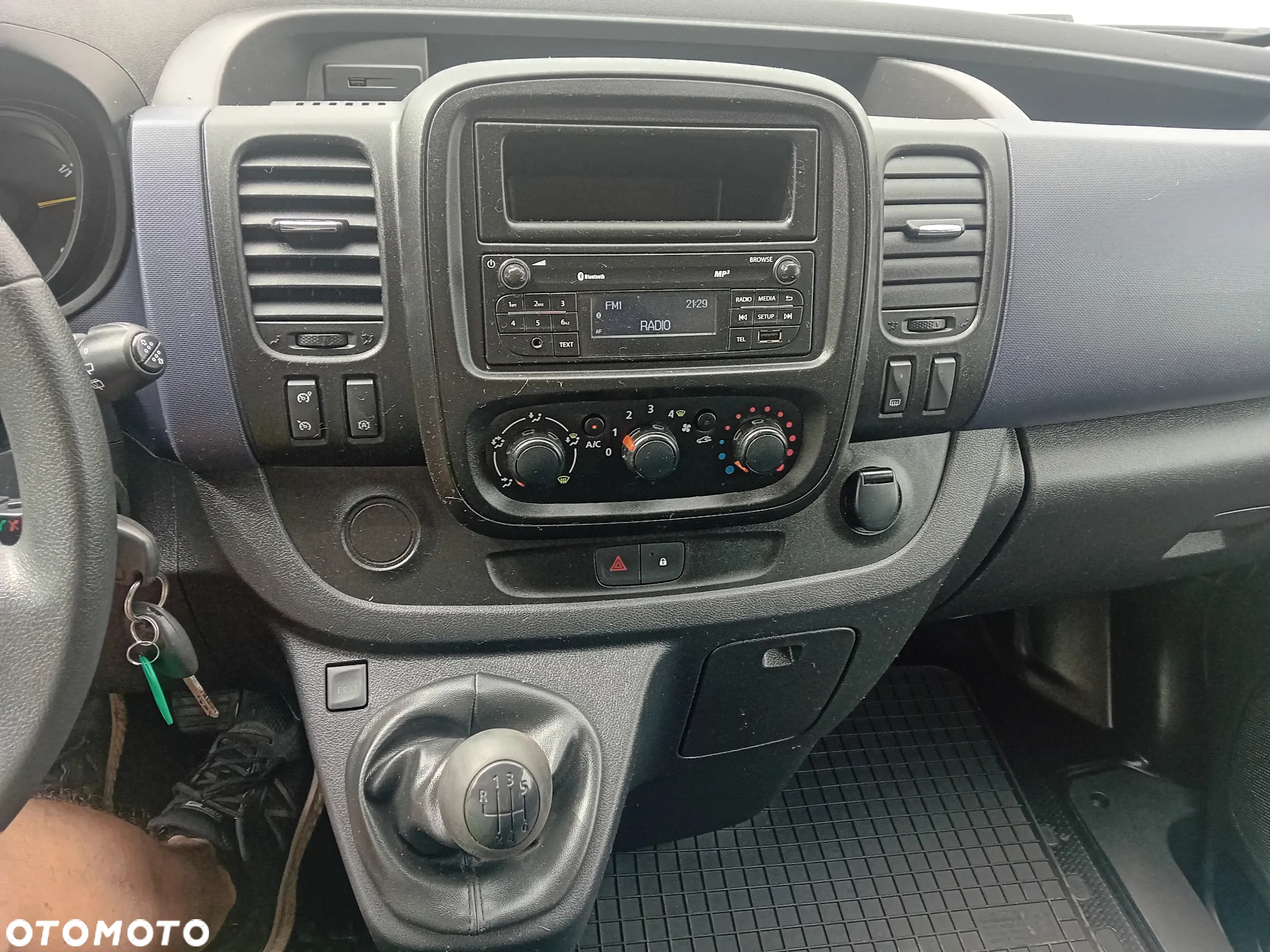 Opel Vivaro - 23