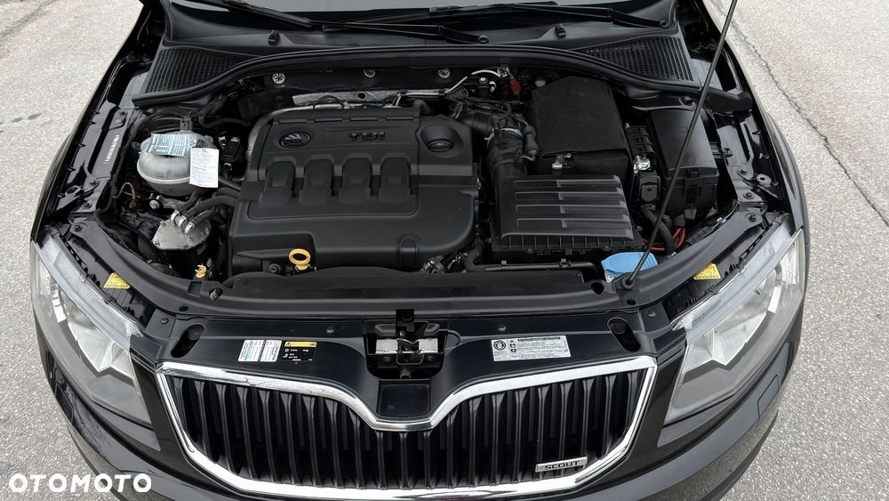 Skoda Octavia 2.0 TDI 4x4 DSG Scout - 37