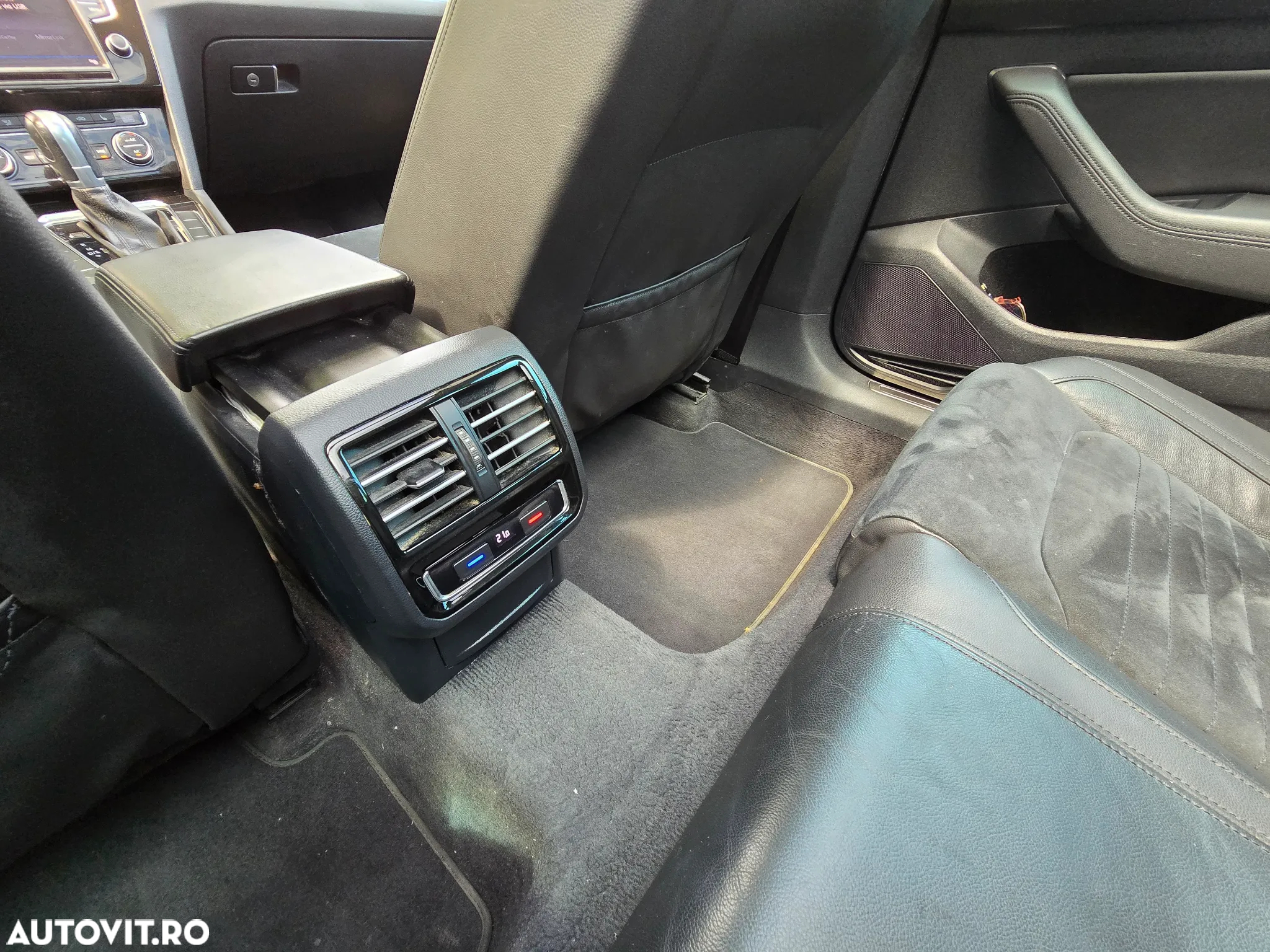 Volkswagen Passat - 24