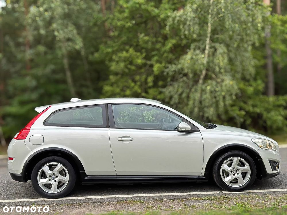 Volvo C30 D2 Momentum - 11