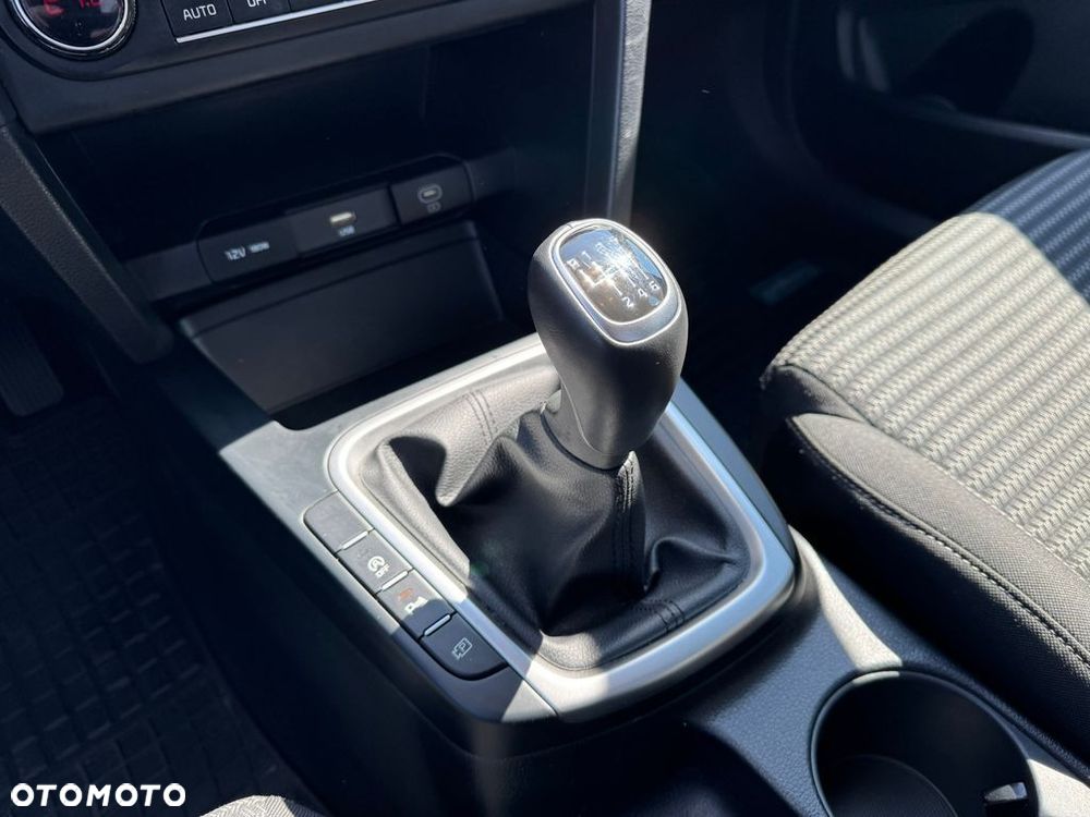 Kia Ceed 1.5 T-GDI M - 12