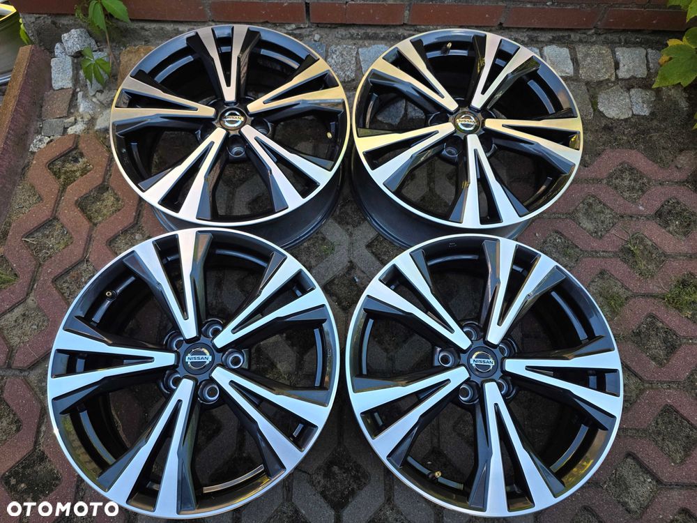 Oryginalne felgi aluminiowe z czujnikami NISSAN 18" 5x114,3 ET 40 Qashqai Juke