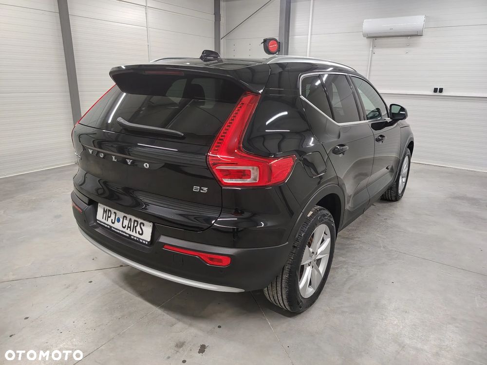 Volvo XC 40 B3 Plus Dark - 12