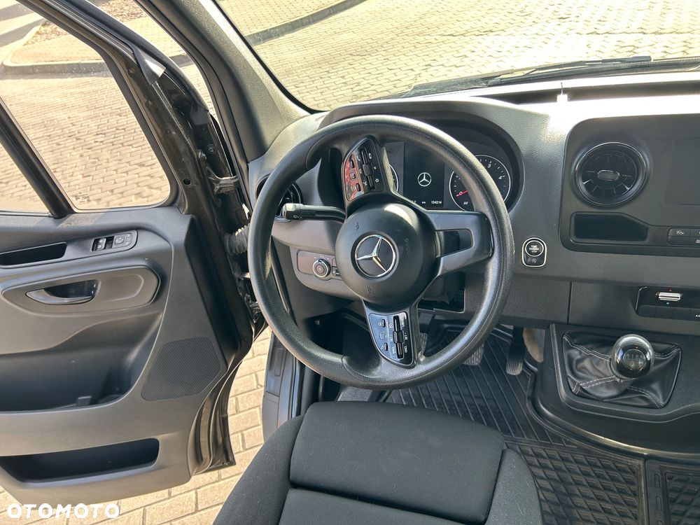 Mercedes-Benz Sprinter - 3