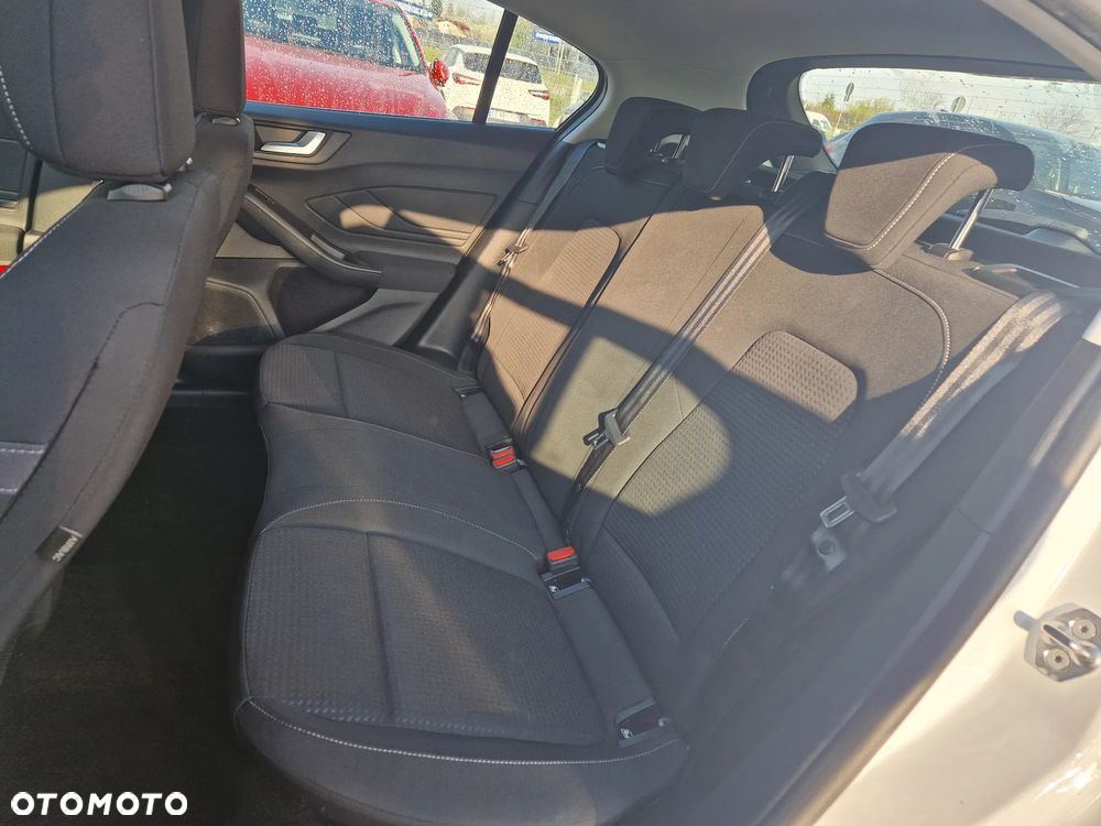 Ford Focus - 23