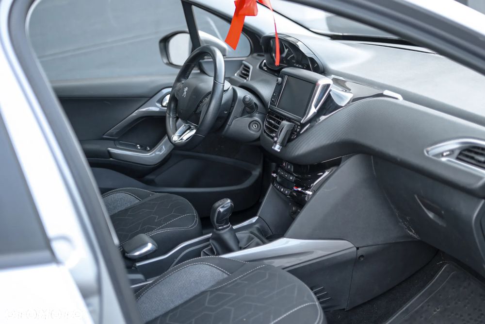 Peugeot 2008 1.2 Pure Tech Active - 8