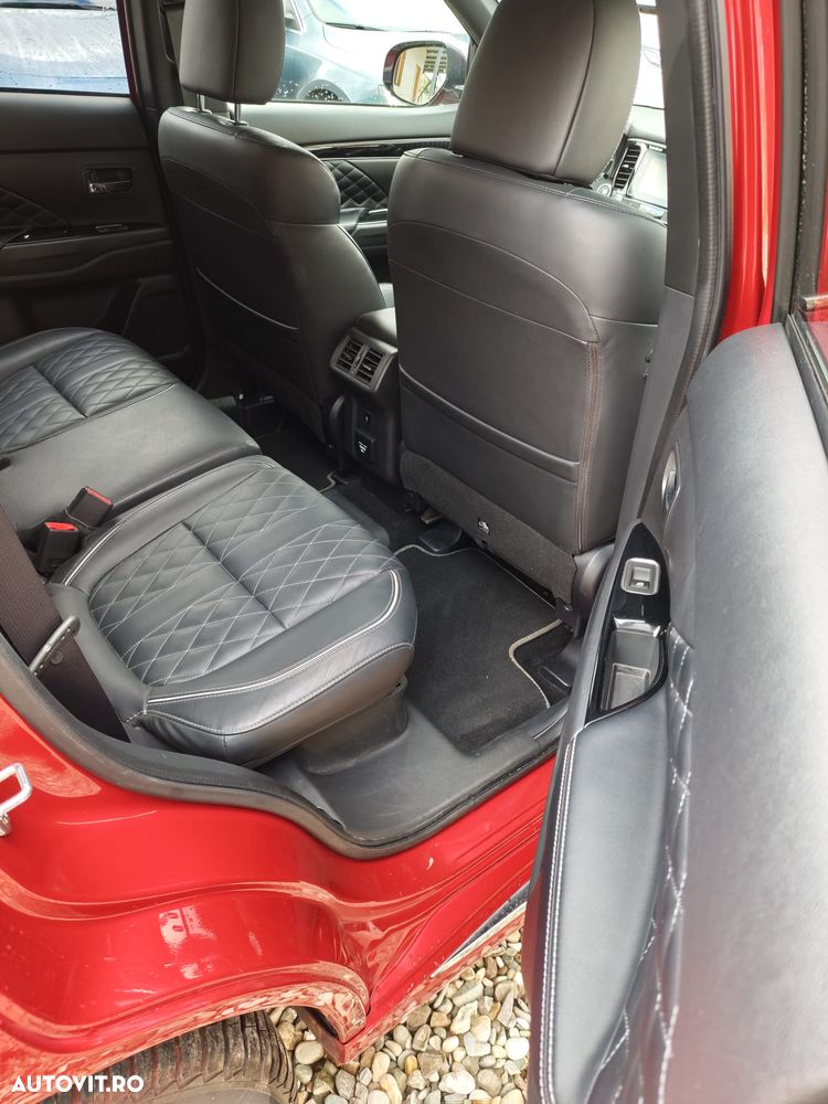 Mitsubishi Outlander PHEV 2.4 L 4X4 Instyle+ - 18