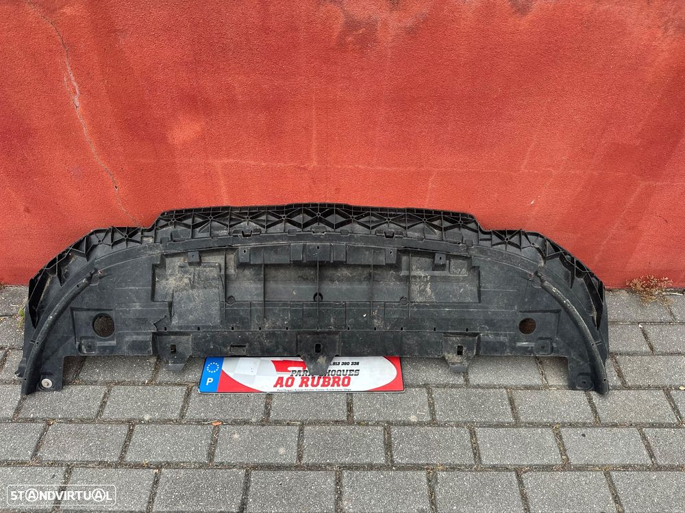 Base inferior parachoque Mercedes GLa 2013 - 2