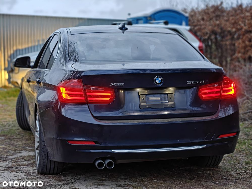 BMW Seria 3 328i xDrive Sport Line - 1