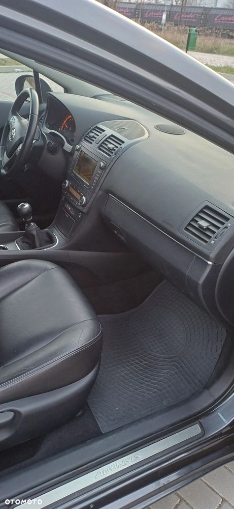 Toyota Avensis 2.2 D-4D Premium - 9