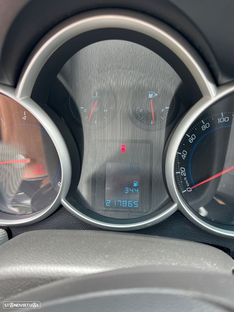 Chevrolet Cruze 1.6 LS - 8