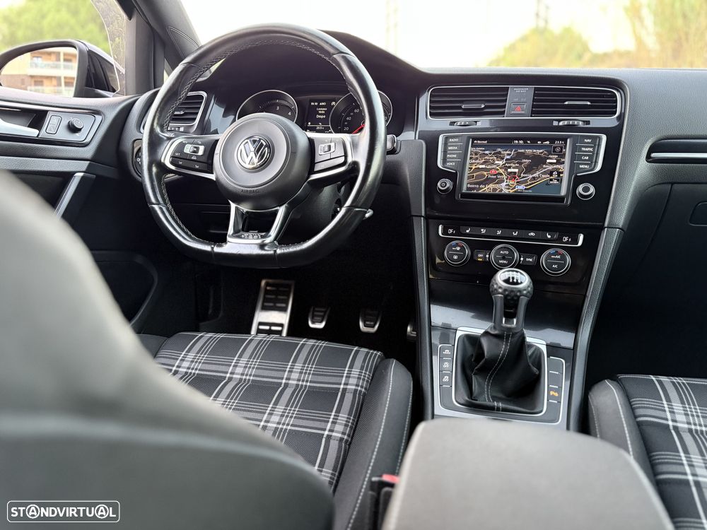 VW Golf 2.0 TDi GTD - 7