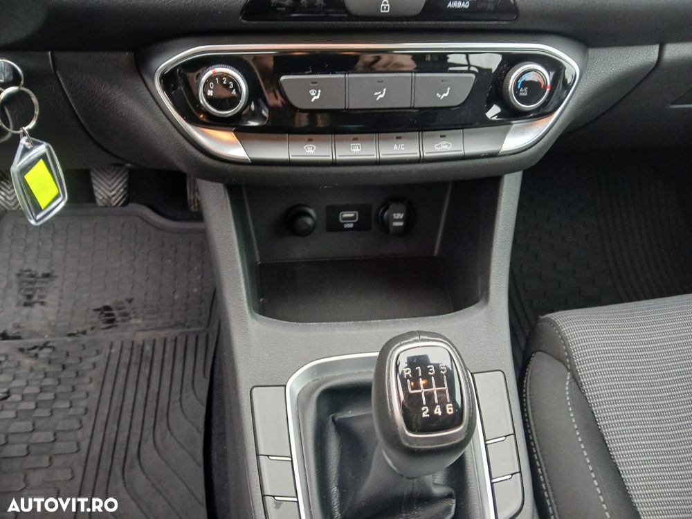 Hyundai i30 1.5 110CP M/T Comfort - 9