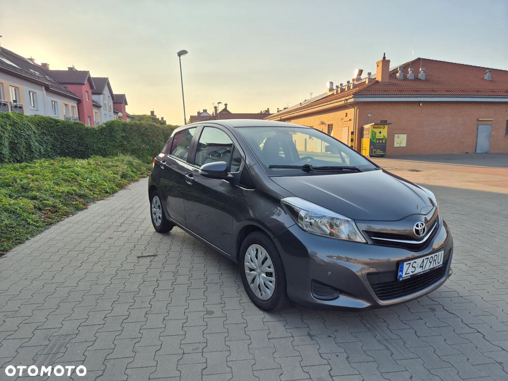 Toyota Yaris 1.33 Premium - 1