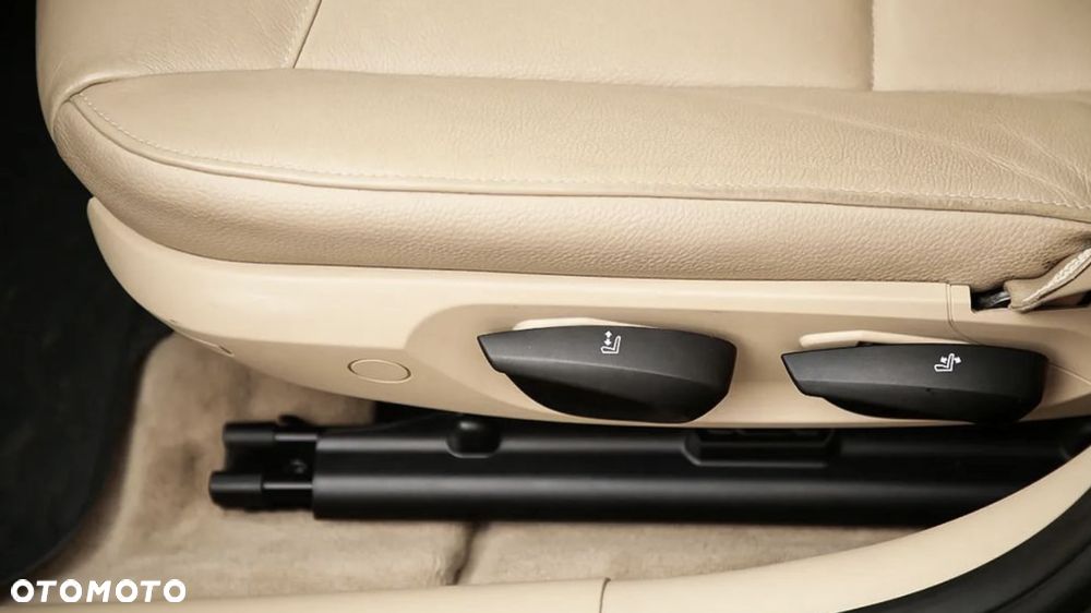 BMW Seria 3 318d - 8