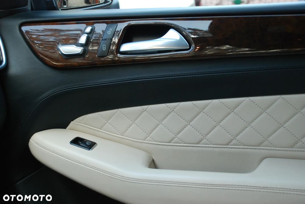 Mercedes-Benz GLE 250 d 4-Matic - 29