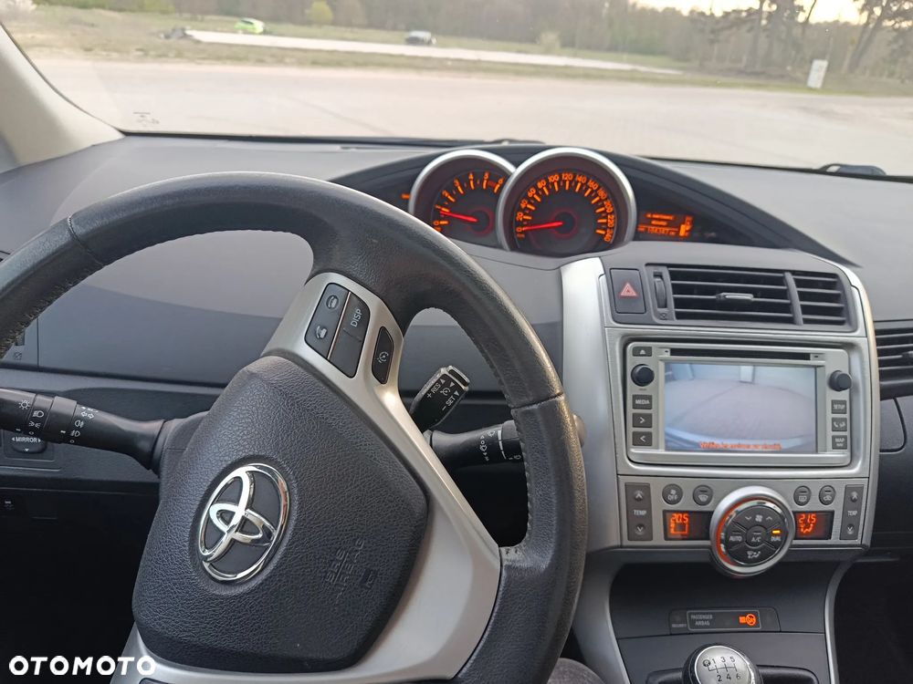 Toyota Verso 2.0 D-4D - 16