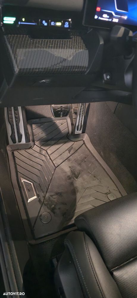 BMW Seria 5 520i AT MHEV - 11