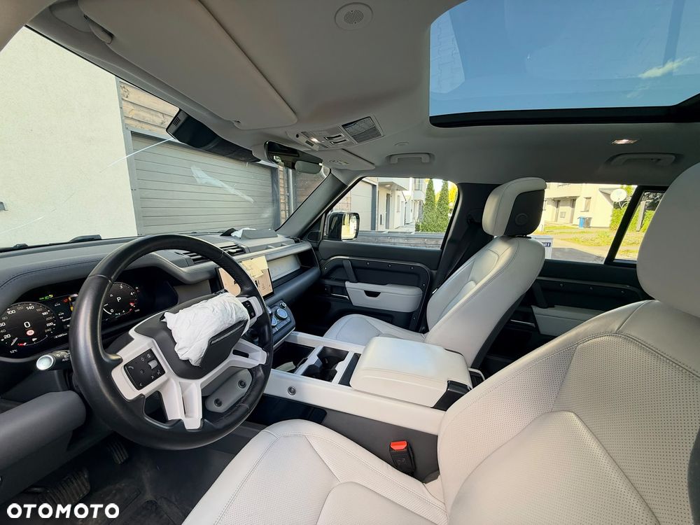 Land Rover Defender 3.0 D300 mHEV X-Dynamic HSE - 22