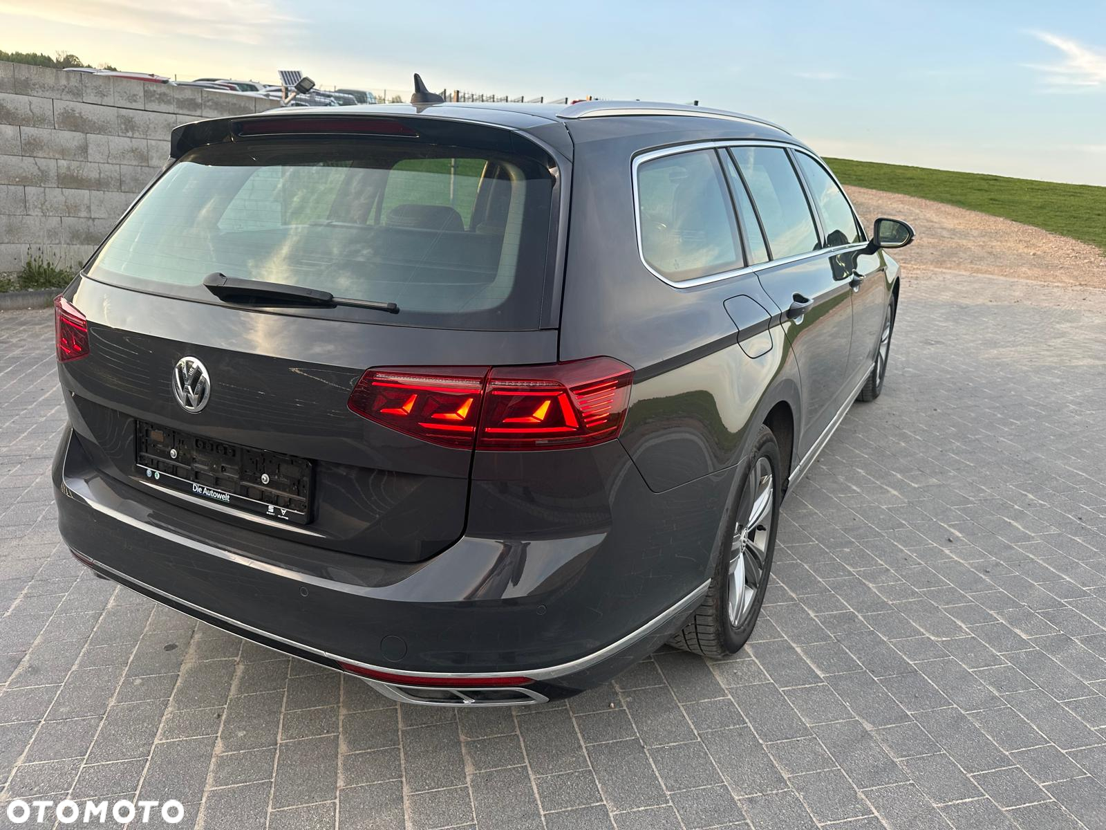 Volkswagen Passat Variant 2.0 TDI SCR DSG R-Line - 5