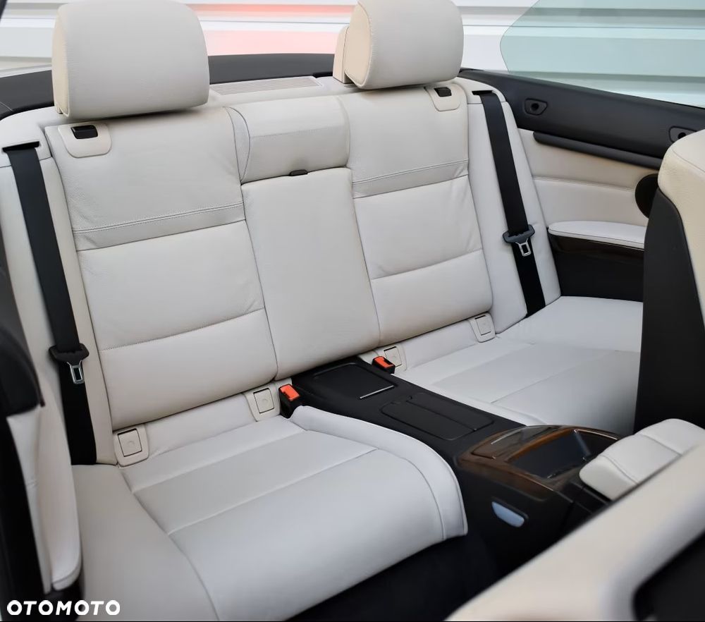 BMW Seria 3 320d DPF M Sport Edition - 14