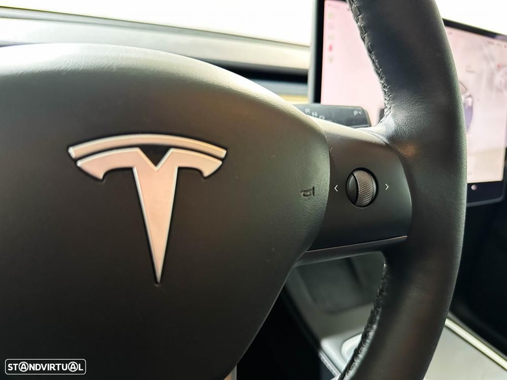 Tesla Model Y Long Range Dual Motor AWD - 43