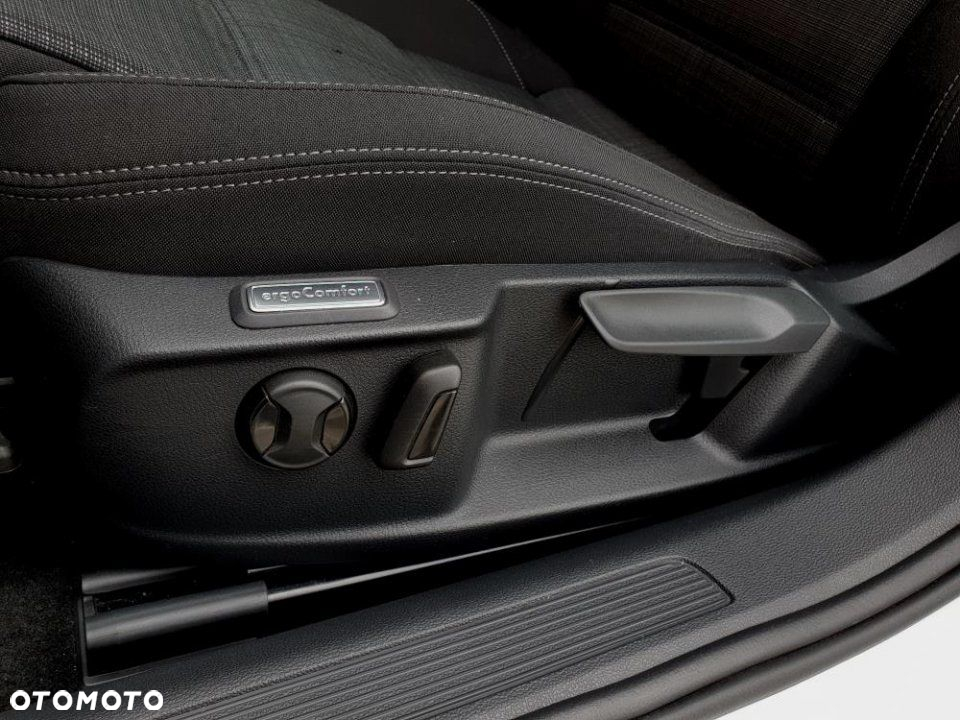 Volkswagen Passat - 29