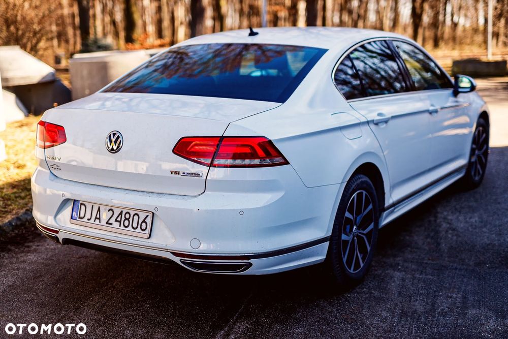 Volkswagen Passat - 2