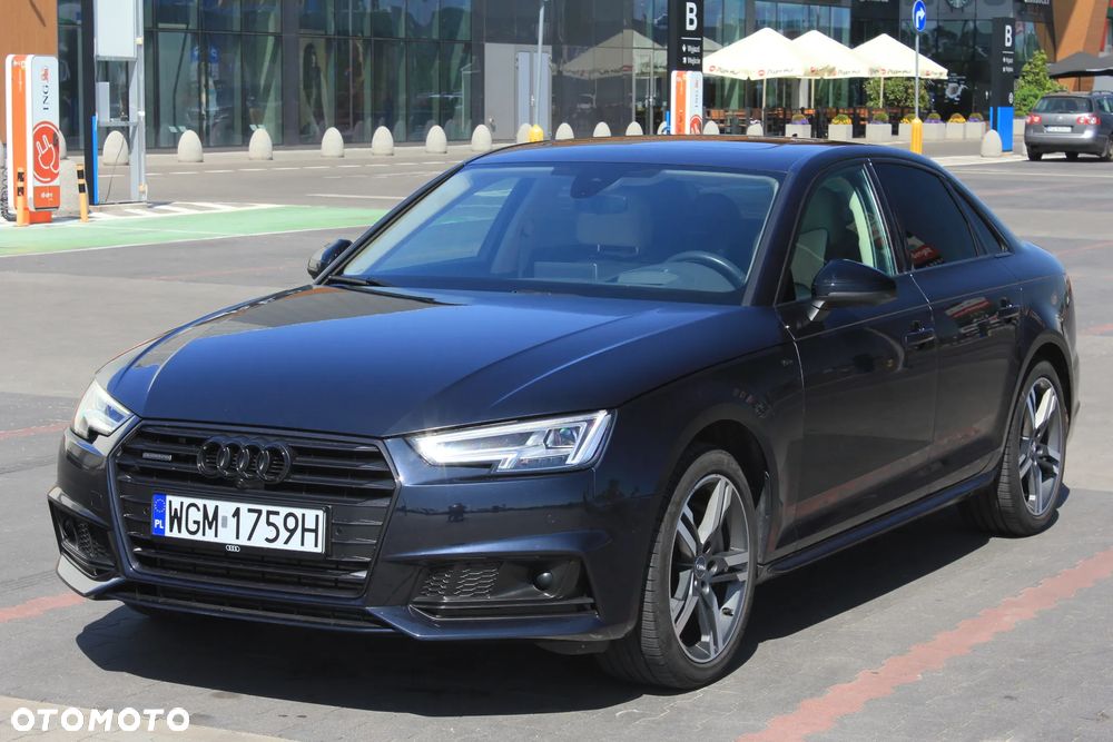 Audi A4 Limousine - 1