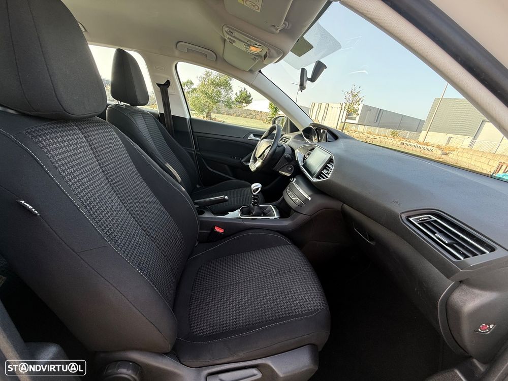 Peugeot 308 BlueHDi 130 Black Edition - 25