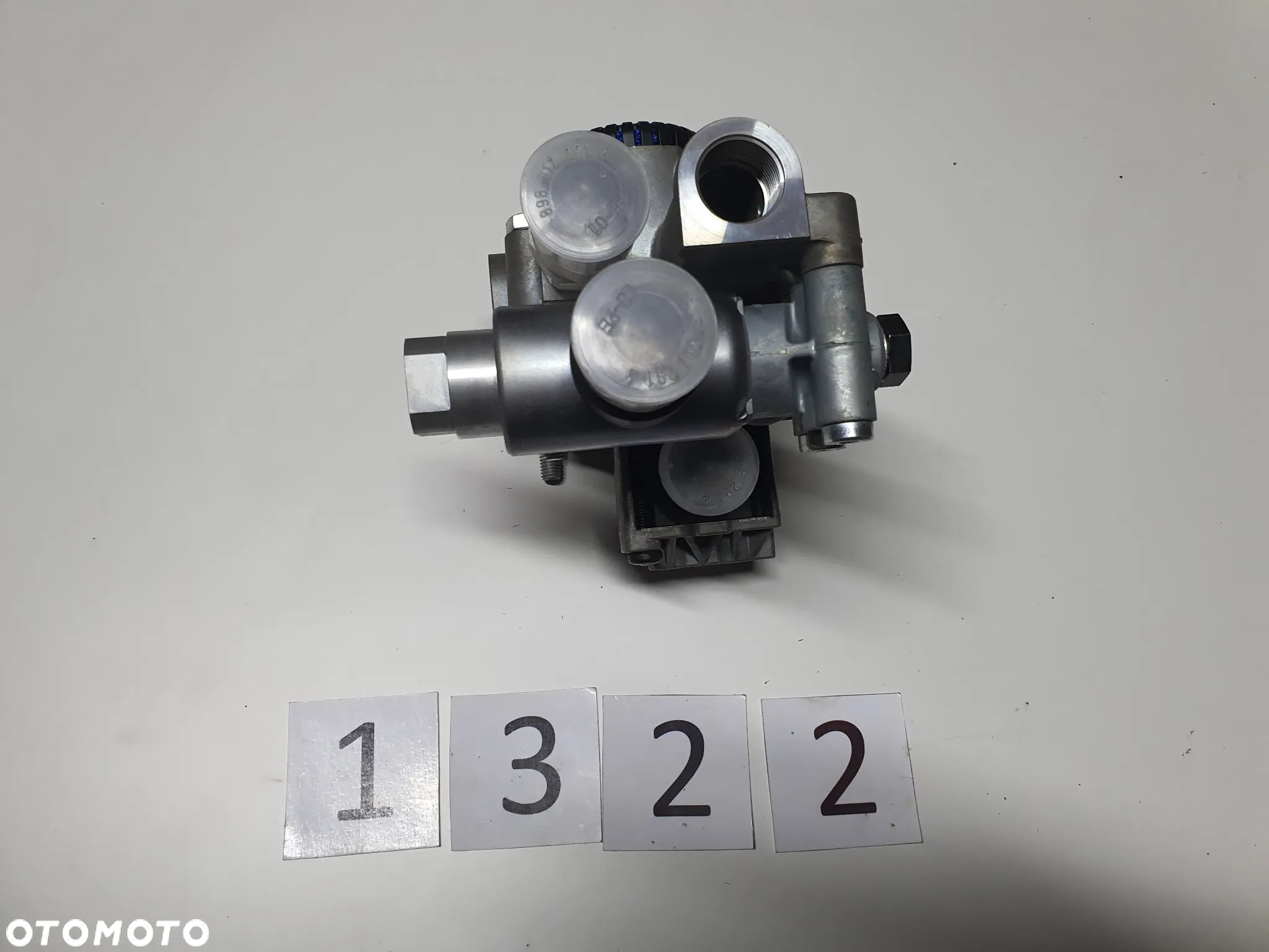 Zawór przekaźnikowy, modulator EBS naczepy Wabco 4802070010 - 3