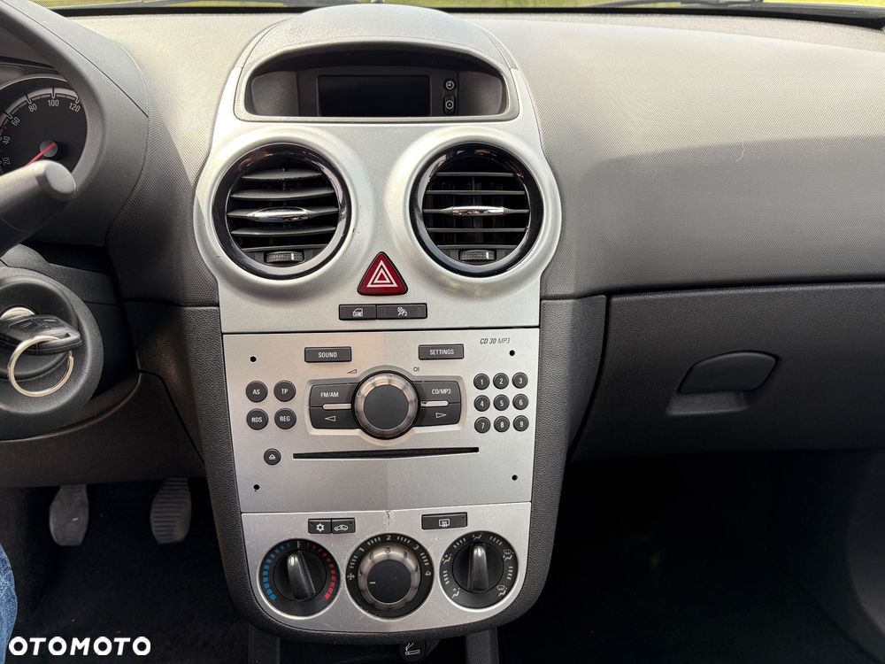 Opel Corsa 1.4 16V Satellite - 11