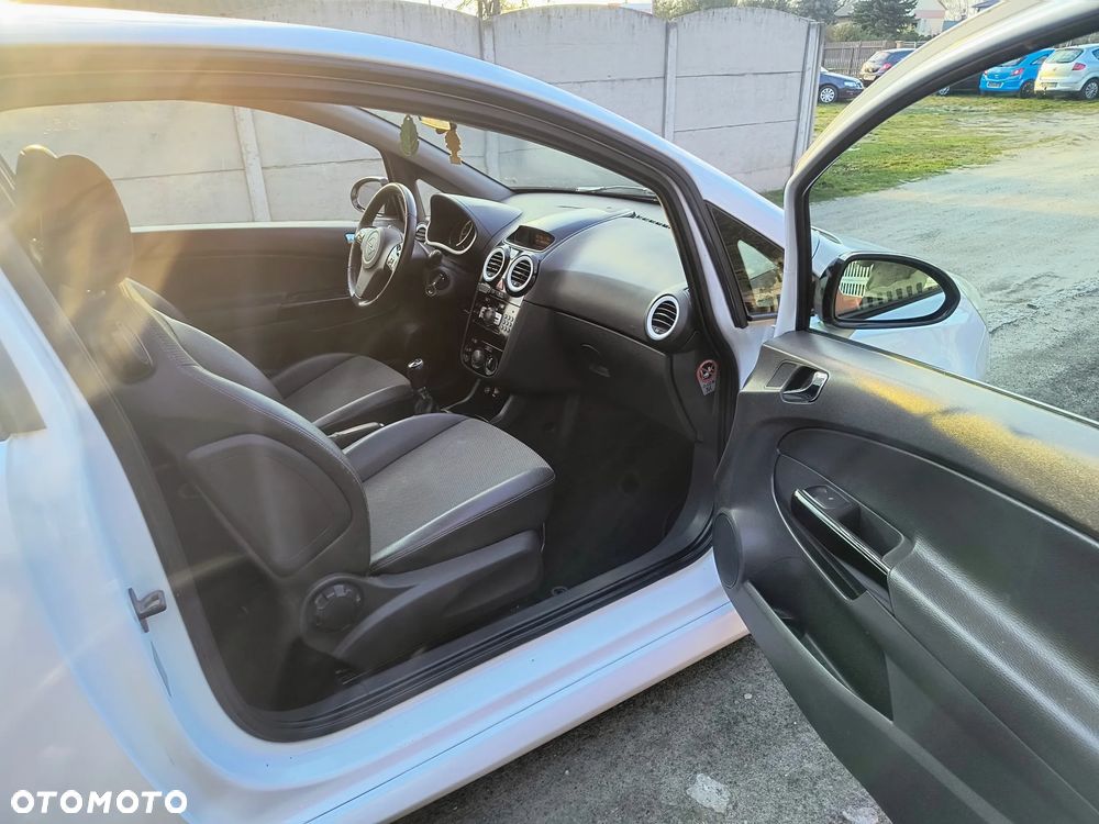 Opel Corsa 1.2 16V Limited Edition - 37