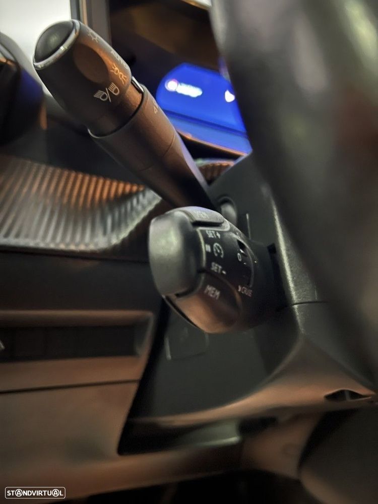 Peugeot 208 1.2 PureTech Allure - 18