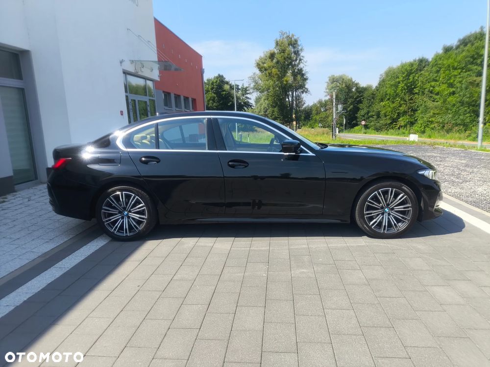 BMW Seria 3 320i - 11