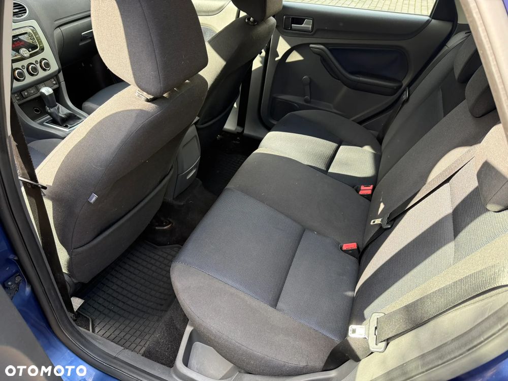 Ford Focus 1.8 FF Ghia - 11