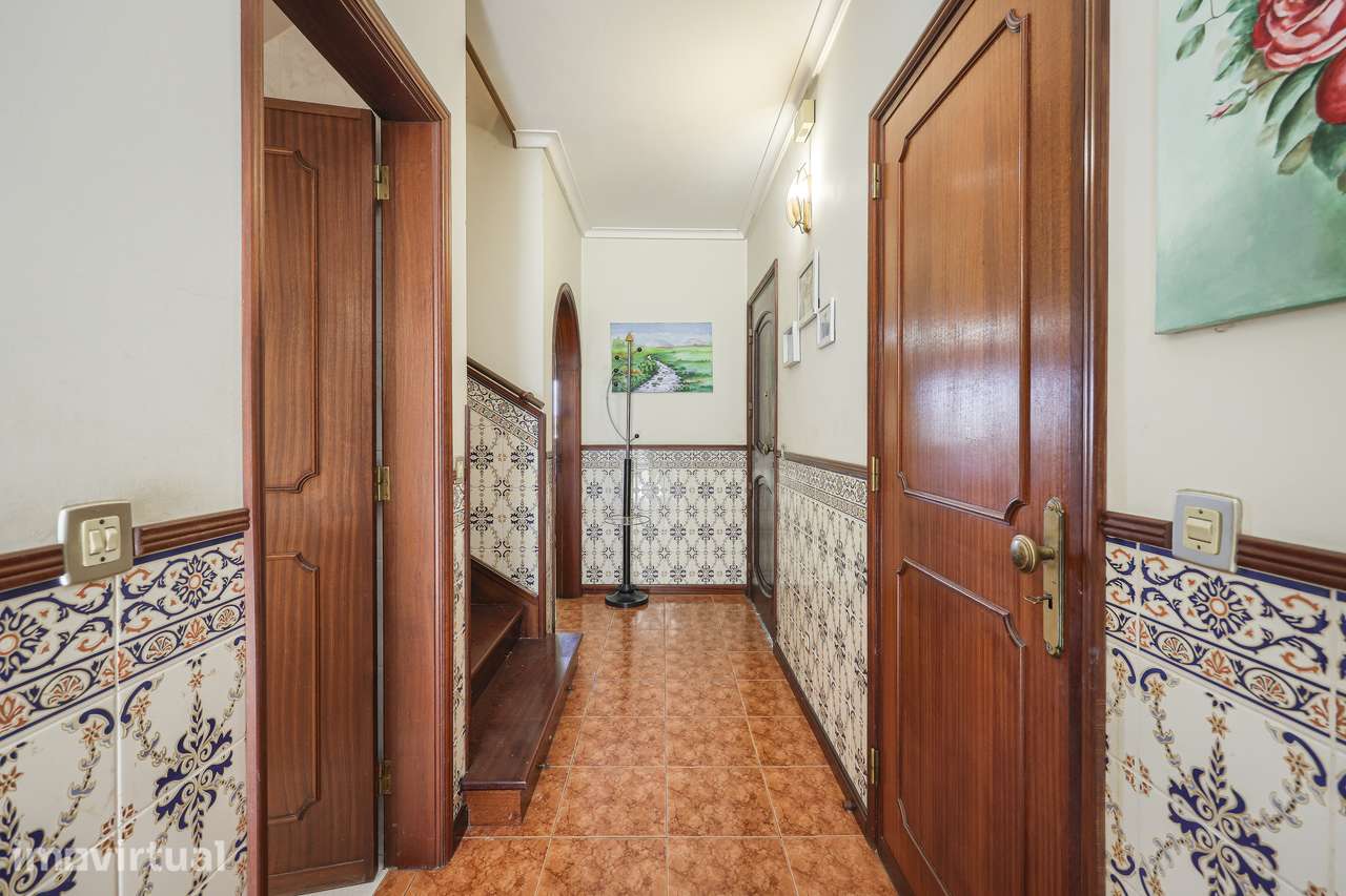 Oportunidade - Moradia T4 com anexos, garagem fechada e jardim - Grande imagem: 3/17