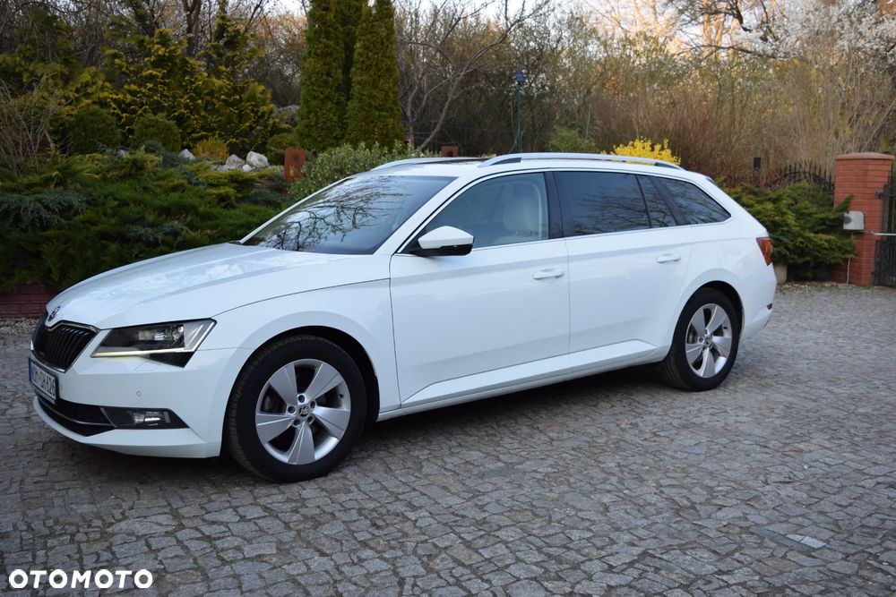 Skoda Superb 2.0 TDI DSG Ambition - 3