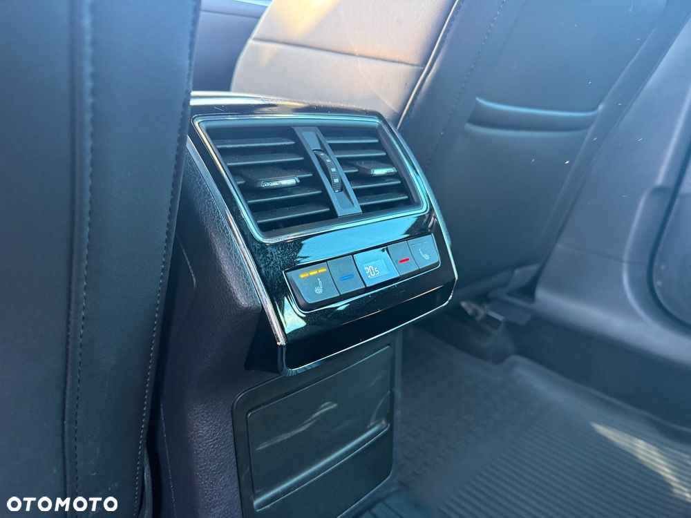 Skoda Superb 2.0 TDI SCR 4x4 L&K DSG - 25