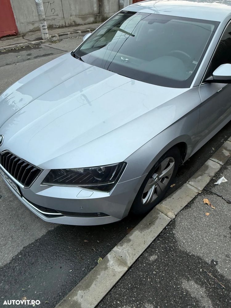 Skoda Superb 2.0 TDI DSG Ambition - 14