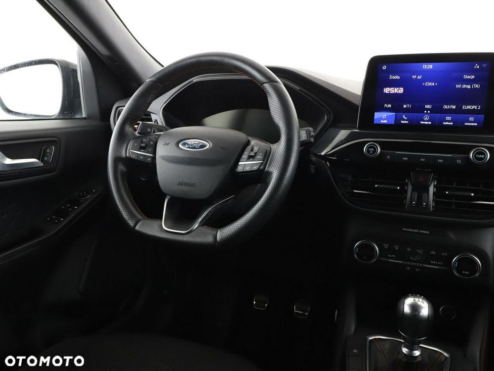 Ford Kuga 2.0 TDCi 2x4 ST-Line - 17