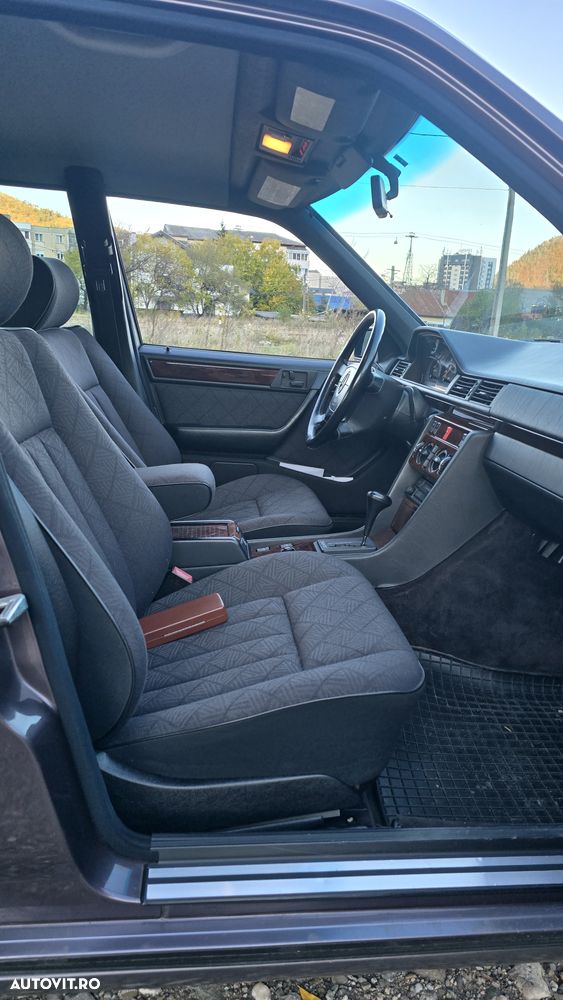 Mercedes-Benz W124 - 32